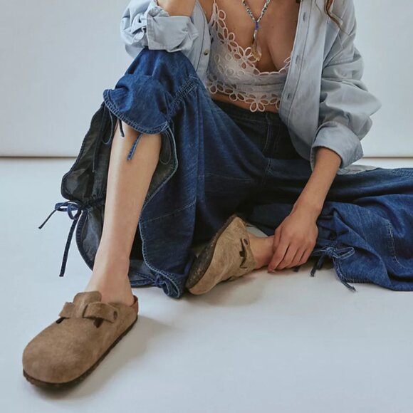 Birkenstock Boston Soft Footbed Clogs - Color Taupe Suede - Picture 5 of 6